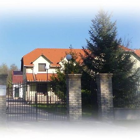 Bed and Breakfast Király Lovastanya Panzió Janoshalma Esterno foto