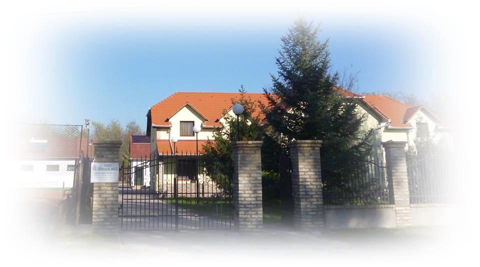 Bed and Breakfast Király Lovastanya Panzió Janoshalma Esterno foto